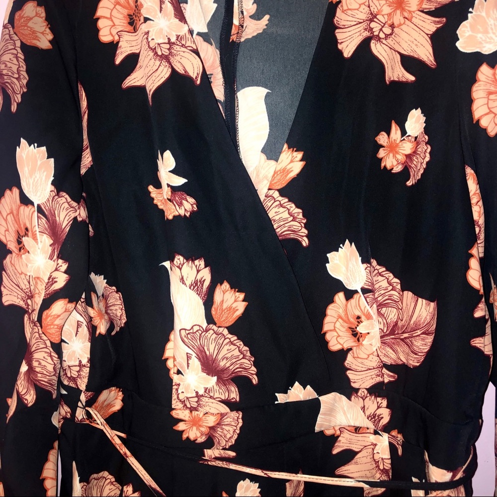 NAVY FLORAL LONG SLEEVE ROMPER